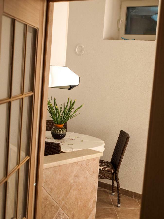 House Nataniel In Omis Near Seaアパートメント エクステリア 写真