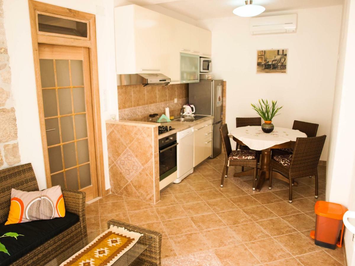 House Nataniel In Omis Near Seaアパートメント エクステリア 写真