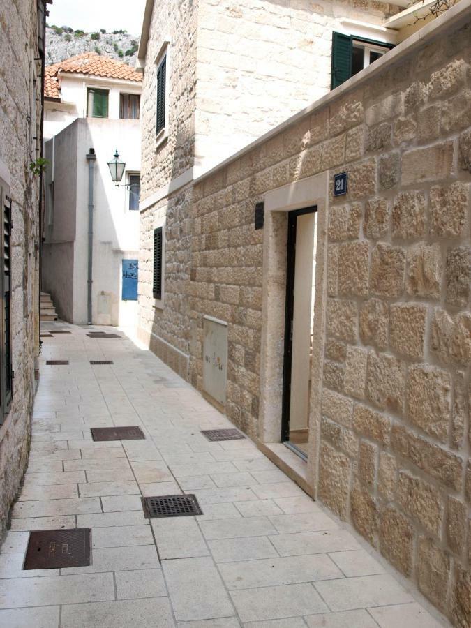 House Nataniel In Omis Near Seaアパートメント エクステリア 写真
