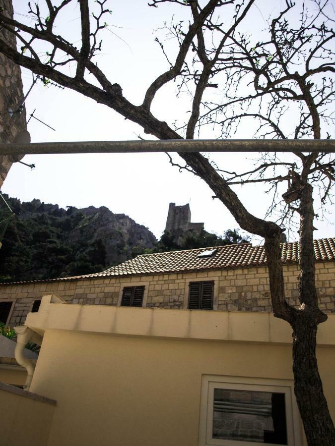 House Nataniel In Omis Near Seaアパートメント エクステリア 写真