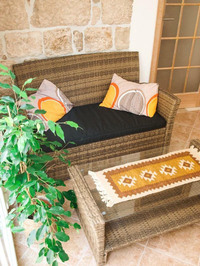 House Nataniel In Omis Near Seaアパートメント エクステリア 写真