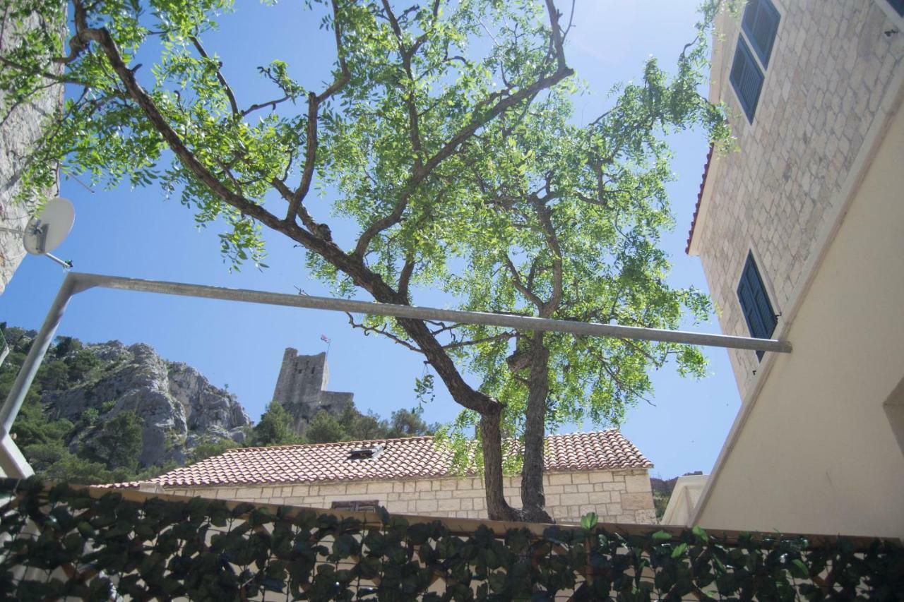 House Nataniel In Omis Near Seaアパートメント エクステリア 写真